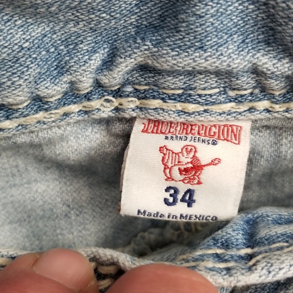 Two pairs of mens jeans. One true religion & One 7 for all man kind. - Picture 7 of 10